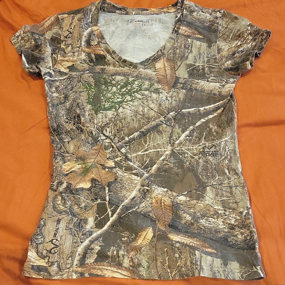 Magellan Camo Women's V-Neck T-Shirt, Size Small